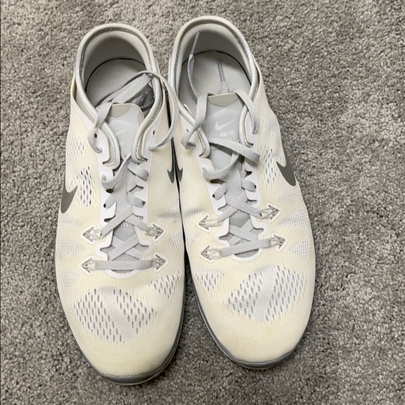 Nike Shoes - Nike Free TR fit 5